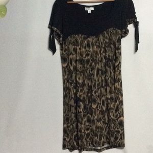 En Focus short sleeve dress 14W.  B44